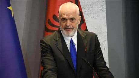 Arnavutluk başbakanı Rama’ya seçim telefonu