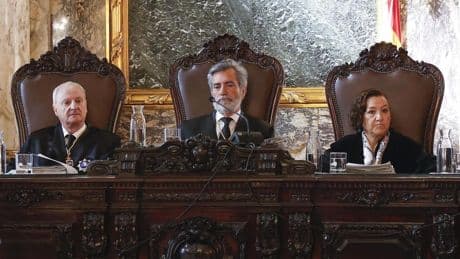 El Supremo amenaza al Gobierno con multas si no acoge a mil menores solicitantes de asilo