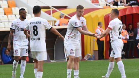 4 yıl aranın ardından geri döndü... Süper Lig'e yükselen ikinci takım belli oldu!