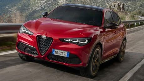 Stelvio e Giulia in versione Intensa, l'essenza Alfa Romeo. Personalità sportiva e stile raffinato