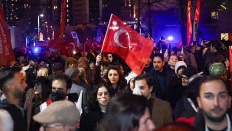 Turquie : report du procès de près de 200 personnes, dont de nombreux étudiants, arrêtées pendant les manifestations