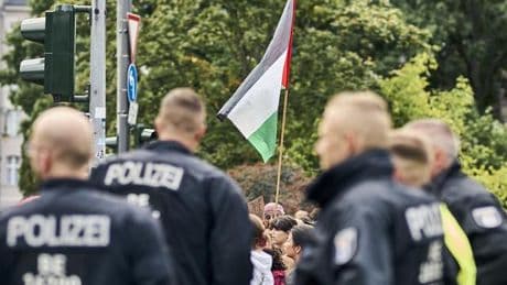 Christopher Street Day: Berliner Polizei löst Queer Pride auf