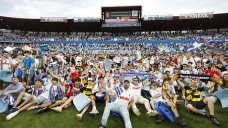 La Romareda se despide con un final feliz y la renovación de Francho Serrano