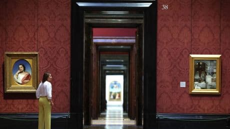 La National Gallery de Londres pone fin a medio siglo de polémicas con una reforma abierta a la luz y el color en su bicentenario