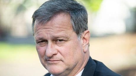 Louis Aliot empêtré dans un projet de parc d’attractions à Perpignan, après l’abandon de son « Puy du Fou catalan »