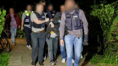 Polizei fasst mutmaßlichen Bielefeld-Angreifer – Video zeigt Festnahme