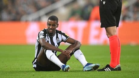 Alexander Isak trains alone after injury scare as striker demands eye-watering Newcastle contract