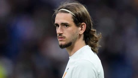 PSV strikt verdediger Yarek Gasiorowski en troeft Feyenoord af