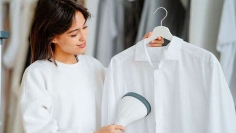 ‘Slim yet effective’ handheld steamer with nearly 2k reviews gets price slashed by 35%