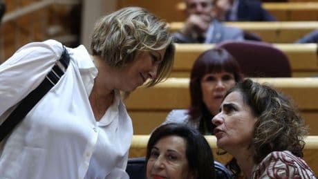 Susana Díaz da el paso pidiendo elecciones mientras Montero se achicharra las manos por Cerdán y su 'maestro' Zarrías