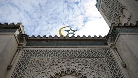 Frères musulmans: la Grande mosquée de Paris s'inquiète d'une "stigmatisation" des fidèles