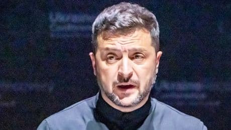 Plötzlich steht Selenskyj als Verräter da – und setzt  die Unterstützung für Kiew aufs Spiel