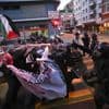 Politie Bazel grijpt in bij anti-Israëlbetoging rond Songfestival - Israëlische vlag in brand gestoken