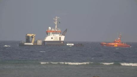 Una jueza de Lanzarote deja en libertad a 44 polizones recién llegados en barco desde Dakar: denegó su ingreso en un CIE