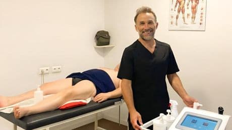 Joaquín Peñalver, fisioterapeuta: “A partir de los 40 o 45 ya no te vas a poner más fuerte, tienes que envejecer dignamente y evitar una gran lesión”