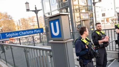 Berlin-Charlottenburg: Mann in U-Bahnhof erstochen – Polizei schießt auf Angreifer