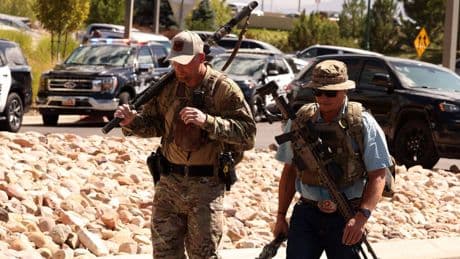 Angriff auf Charlie Kirk: FBI veröffentlicht Fotos des Attentäters