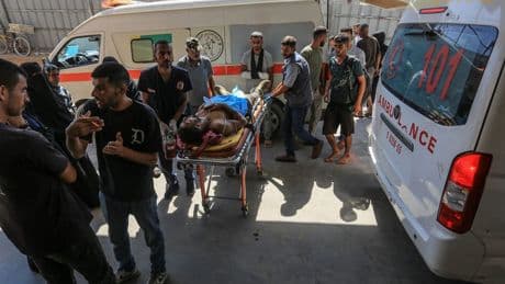 Klinik: Vier Journalisten unter 15 Toten bei Angriff Israels