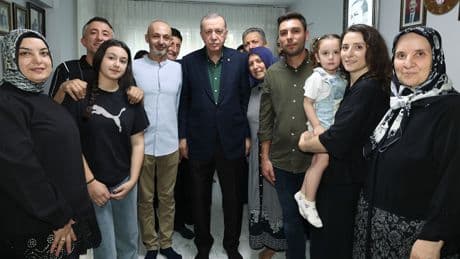 Cumhurbaşkanı Erdoğan'dan 15 Temmuz şehitlerinin ailesine ziyaret