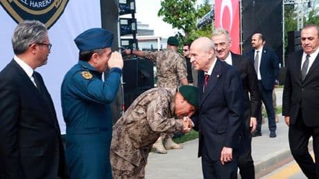 Bahçeli'nin elini öpmesiyle gündeme gelmişti! Süleyman Karadeniz emniyet müdürü oldu
