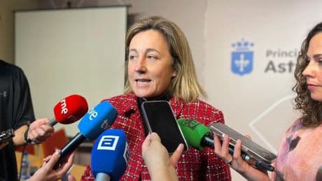 Dimite la consejera asturiana de Educación tras la multitudinaria manifestación del profesorado del domingo