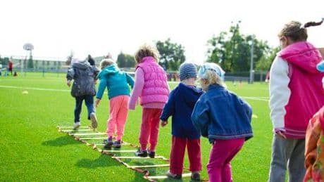 Osteoporosi, attività fisica e alimentazione corretta sin da piccoli per prevenirla
