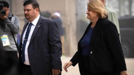 La juge américaine Hannah Dugan plaide non coupable d’avoir aidé un migrant sans papiers à échapper à l’immigration