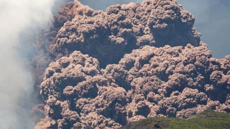Le “beau spectacle” de l’éruption de l’Etna, filmée par des randonneurs