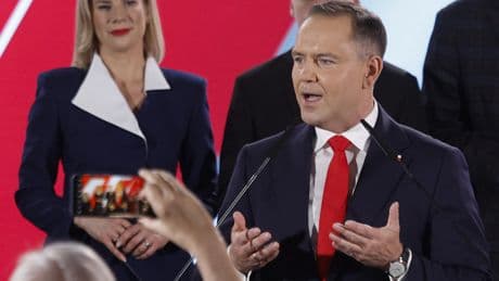 Pologne : entre le président nationaliste et son premier ministre pro-européen, la cohabitation impossible ?