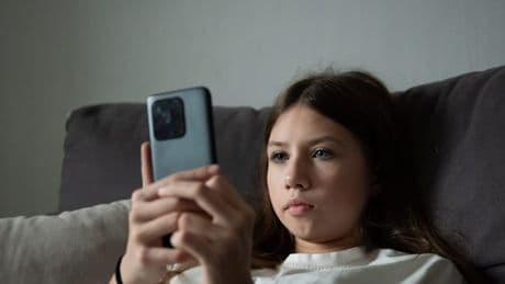 Der Medienkonsum der Kinder belastet Eltern mehr als alles andere
