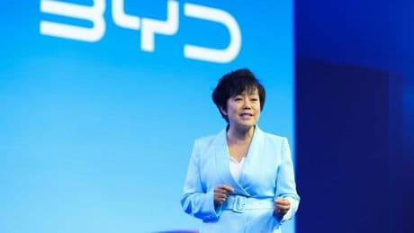 Interview mit Stella Li: „Zölle sind kein Problem – BYD baut schon nächstes Jahr in Europa“