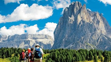 Il ritorno in quota: 100 mila italiani scelgono la montagna