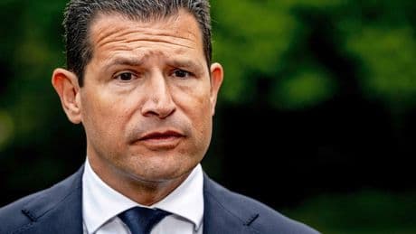 Minister Beljaarts (Economische Zaken) over zorgen rond ASML: ’Gevolgen zouden groot zijn’