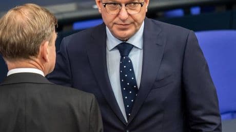Bericht des Verfassungsschutzes: Dobrindt prüft Veröffentlichung des AfD-Gutachtens