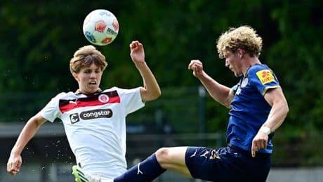 Großer Tag für kleine Kicker - St. Paulis Coach fordert mehr Reife