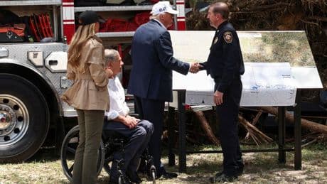 Trump lijkt noodhulp te politiseren: 'Texas krijgt sneller hulp dan Californië'