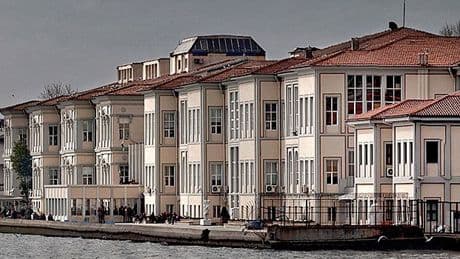 Mimar Sinan’lılar ÖTK hakkında ne düşünüyorlar?: Kayyum rektör ve onun barikatları