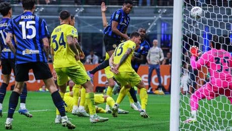 Denzel Dumfries ziet heldenrol verdampen bij Internazionale in bloedstollende titelstrijd Serie A