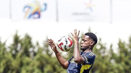 Jhon Duran Fenerbahçe'de ilk antrenmanına çıktı