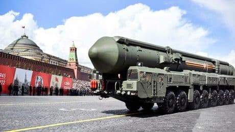 Russia, attacco massiccio con droni su Odessa: danni al porto prima del summit NATO