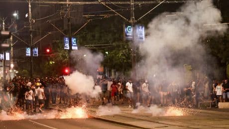 Serbie : nouveaux heurts entre des milliers de manifestants anticorruption et la police