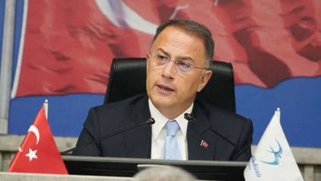 Özgür Özel'den, Beylikdüzü Belediye Başkanı Murat Çalık'a ziyaret