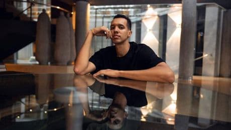 Gaël Faye: "Un genocidio nunca queda atrás; no hay nada que nos libere de los fantasmas del pasado"