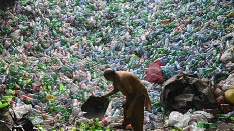 Nathalie Gontard : « Aujourd’hui, on ne recycle vraiment qu’à peine 1 % du plastique consommé »