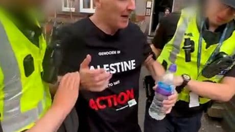Paul Laverty, detenido por denunciar el genocidio en Gaza: “Están recortando las libertades civiles ante nuestros propios ojos”