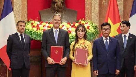 Emmanuel Macron annonce « 9 milliards d’euros » de contrats signés avec le Vietnam