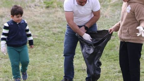 Erzurum'da ecdat yadigarı tabyayı temizlediler