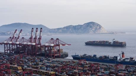 Primer acuerdo entre EEUU y China, que materializan el deshielo de su guerra comercial con un tijeretazo arancelario durante 90 días