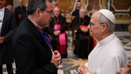 El papa León XIV pide regresar al multilateralismo y recuerda que él también desciende de "inmigrantes"