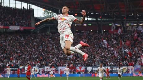 Benjamin Sesko: Manchester United dealt transfer blow as RB Leipzig 'favour' rival bid